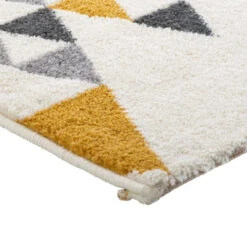 Tapis Triangle 120x170 Ilan Moutarde Atmosphera -ATMOSPHERA || Intex || Demeyere Soldes tapis triangle 120x170 ilan moutarde atmosphera 2